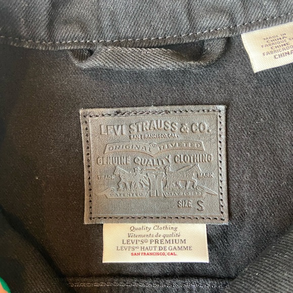 Levi’s - Black Denim Jacket - Size Small - Picture 3 of 7